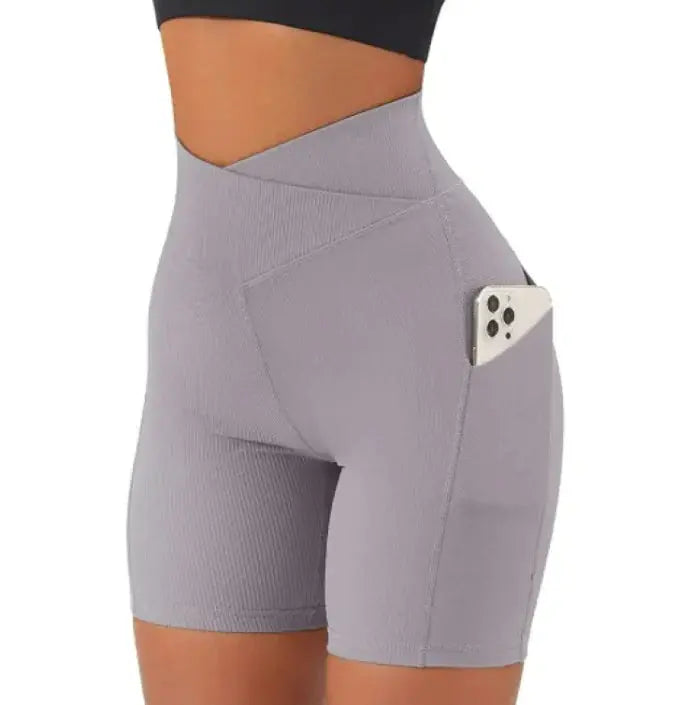 hip lift activewear shorts with side pockets design
